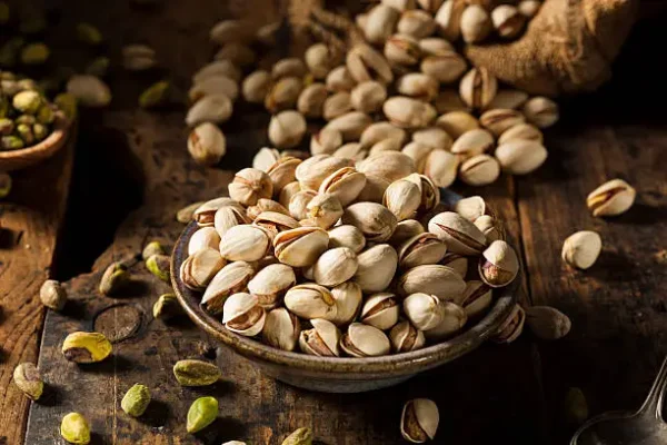 پسته فندقی خام
