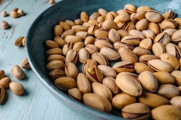 پسته اکبری نمکی