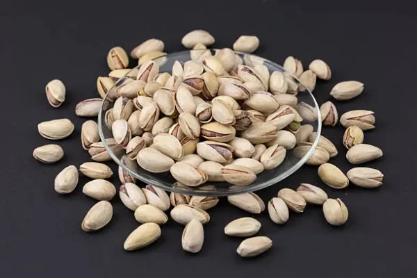 پسته اکبری خام