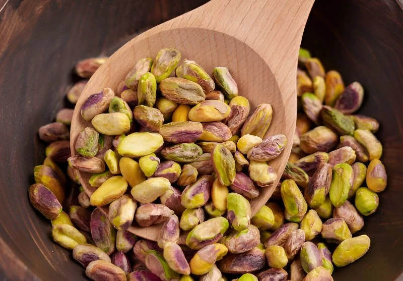 بهترین زمان و مقدار مناسب خوردن پسته