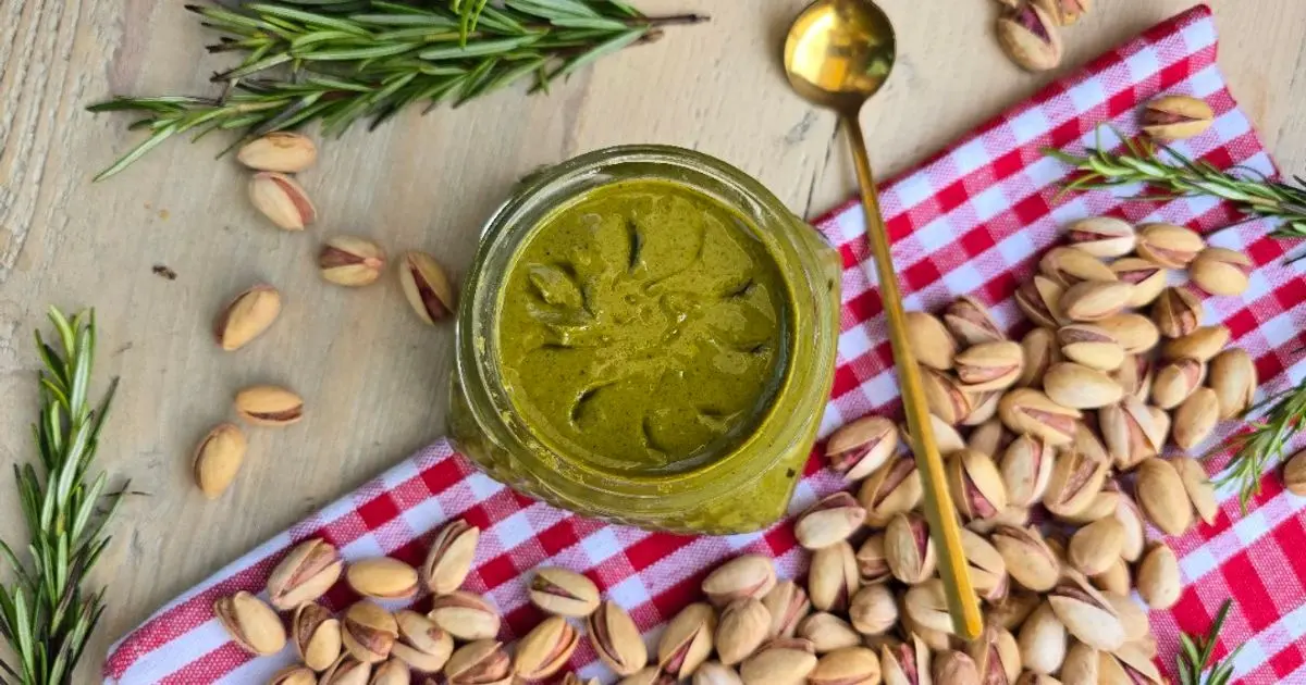 با کره پسته چی درست کنم