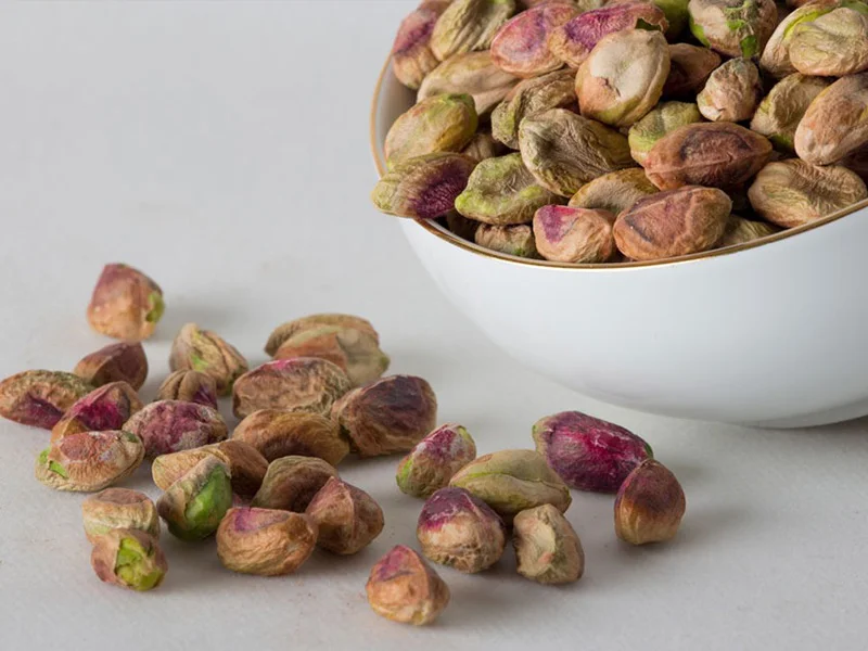 پسته اکبری و پسته احمد آقایی